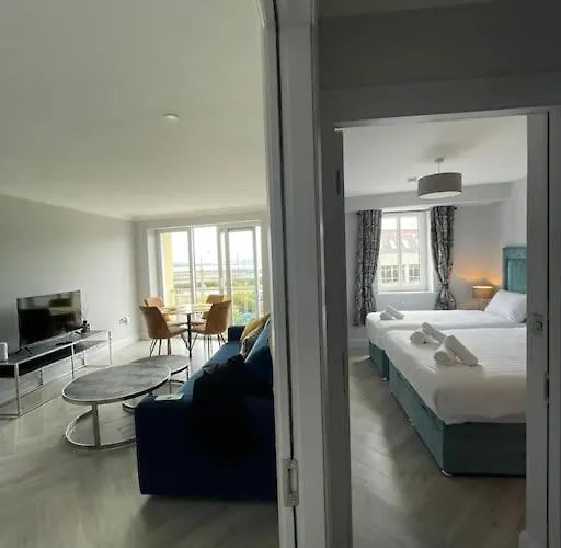 Exquisite Sea View In Salthill, Lägenhet Galway